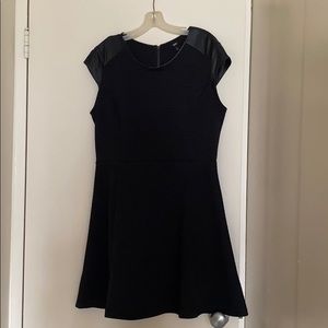 Stylish little black dress!